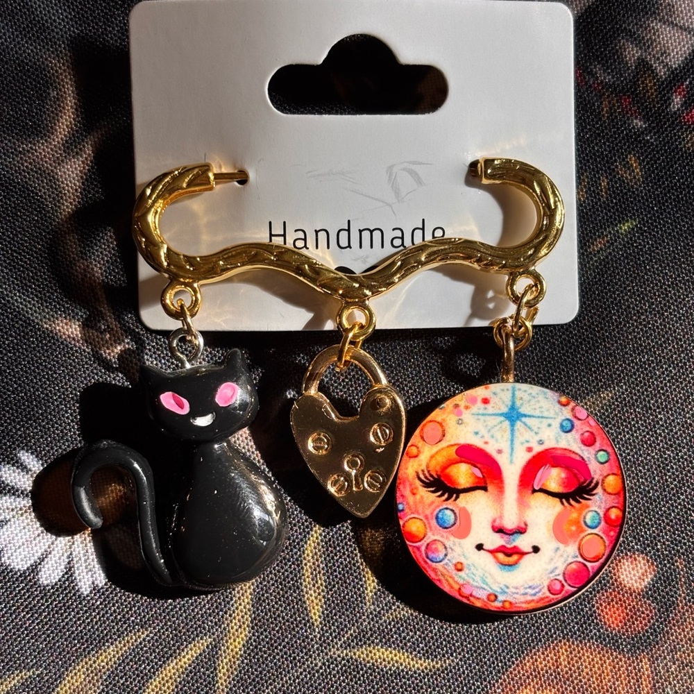 Black and Gold Cat and Moon Brooch Set